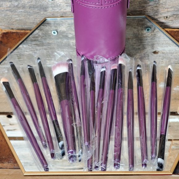 Makeup Brushes - Set of 20 - Purple Handles - 6 long - with Leather Travel Case - Picture 5 of 8